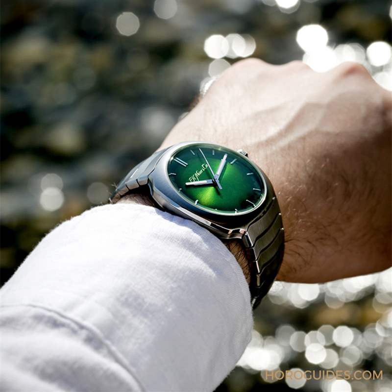 從煙熏綠開(kāi)始延伸|H. MOSER & CIE 運(yùn)動(dòng)表系列Streamliner首款大三針腕表-復(fù)刻表