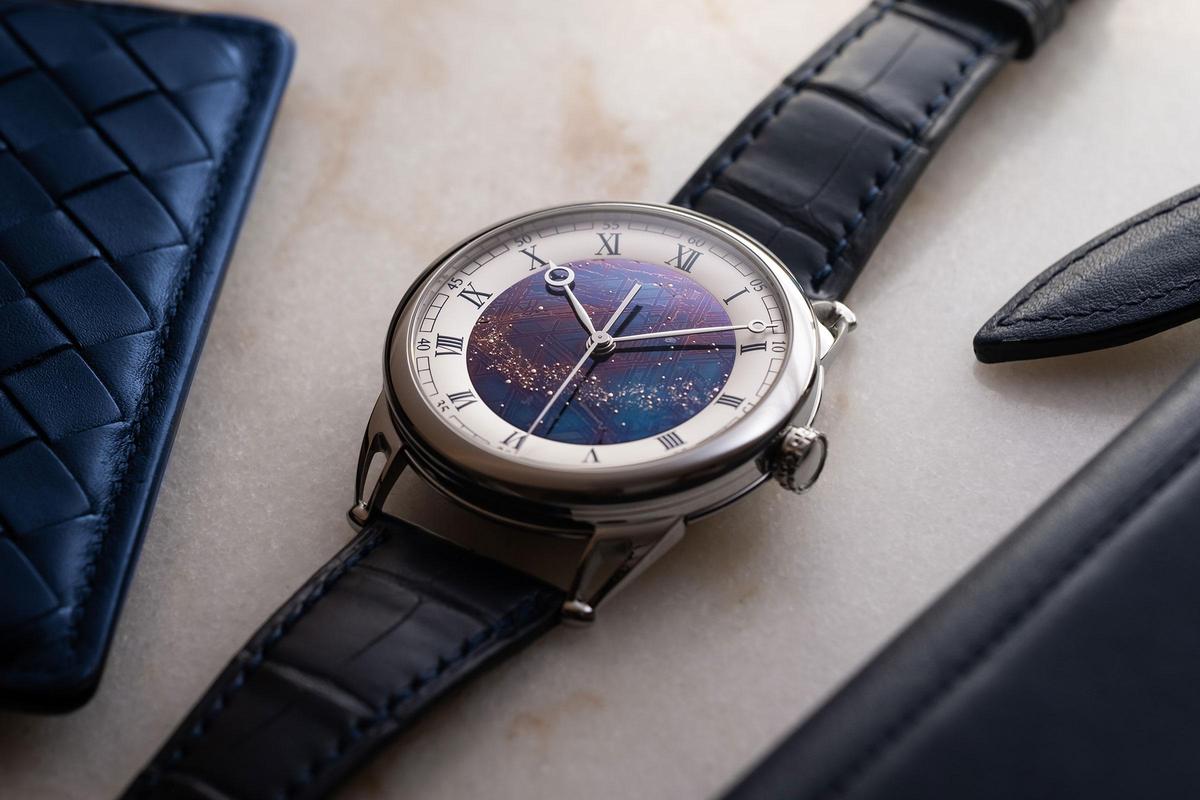 珍稀隕石面與復(fù)雜陀飛輪的華麗組合!DE BETHUNE DB25 Starry Varius Ae?rolite-復(fù)刻表