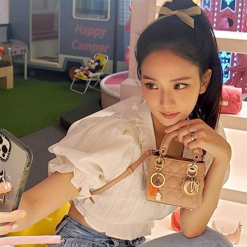 blackpink jisoo私服珠寶手表造型特搜！
