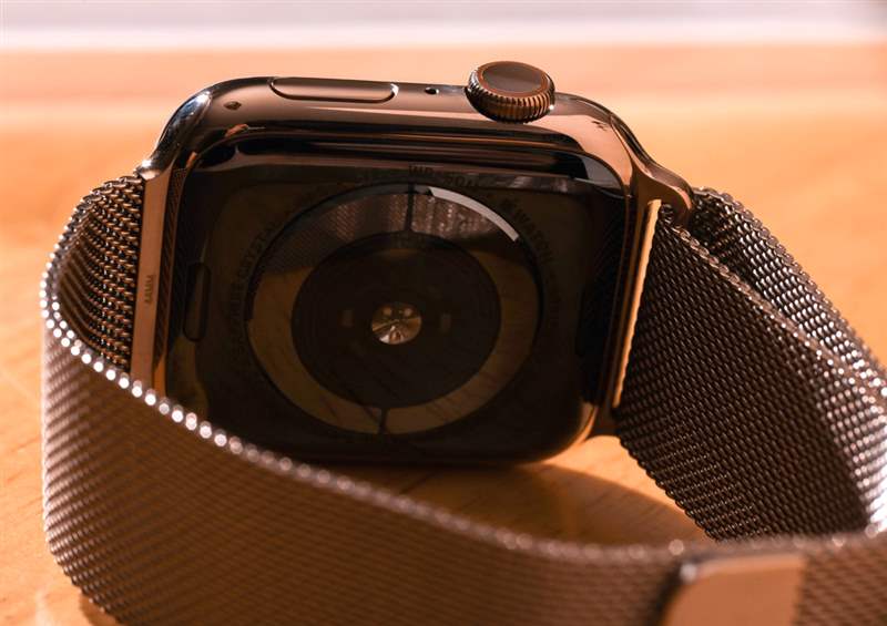 Apple Watch Series 4 Infograph Face:智能設計如何改善數據監控-復刻表