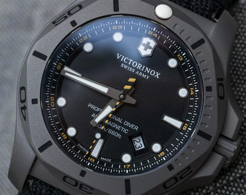 Victorinox 瑞士軍 INOX 專業(yè)潛水員鈦手表動手-復(fù)刻表