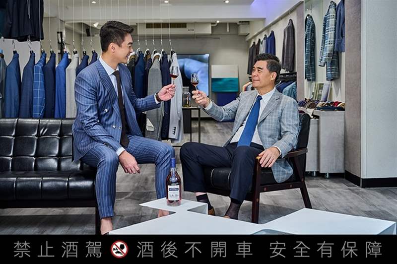 跨越經(jīng)典,以質(zhì)感開創(chuàng)迎風(fēng)飛翔新局!新式訂制西服STYDER創(chuàng)辦人黃淯晨與父親的跨世代對談-復(fù)刻表