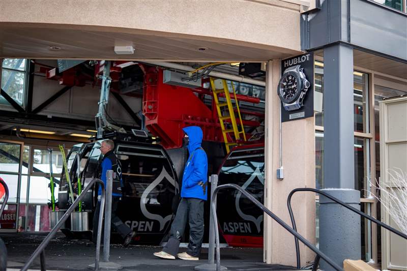 推出Hublot以限量版經(jīng)典融合腕表向Aspen不可思議的開端致敬-復(fù)刻表