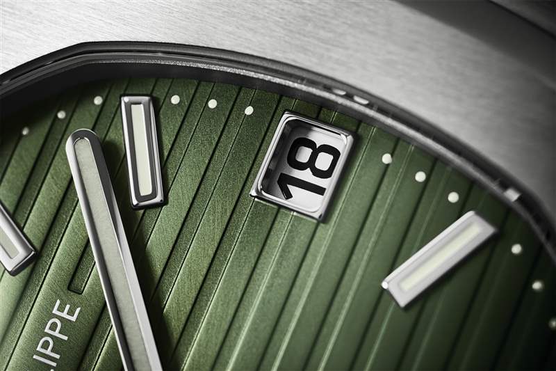 就這樣，百達翡麗5711不見了-復刻表