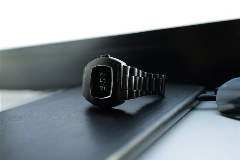 親身體驗我們參加了“黑客帝國”首映式，并在大屏幕上看到了一些漢密爾頓手表-復刻表