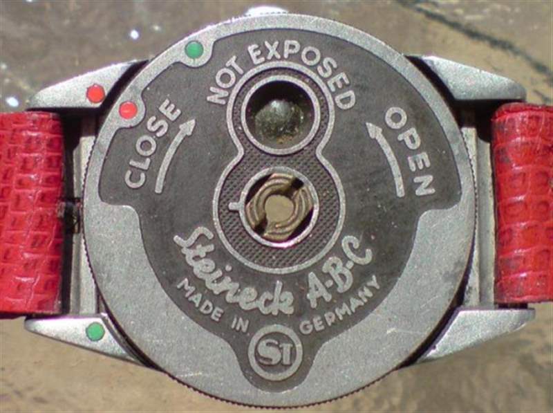 steinbeck watch camera 2 1949年的斯蒂恩貝克·卡梅拉維克相機手表-復刻表