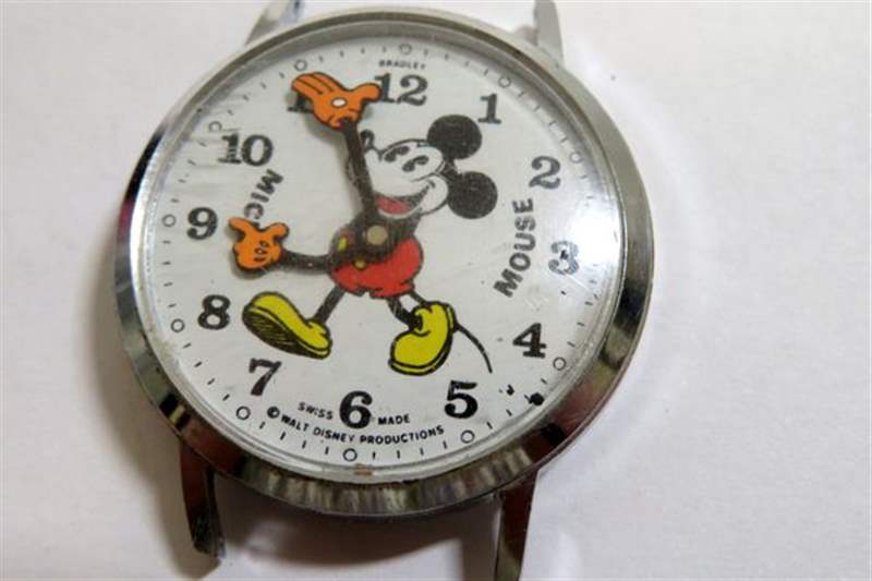 湯姆漢克斯在《天使與惡魔》中佩戴米老鼠手表-復刻表