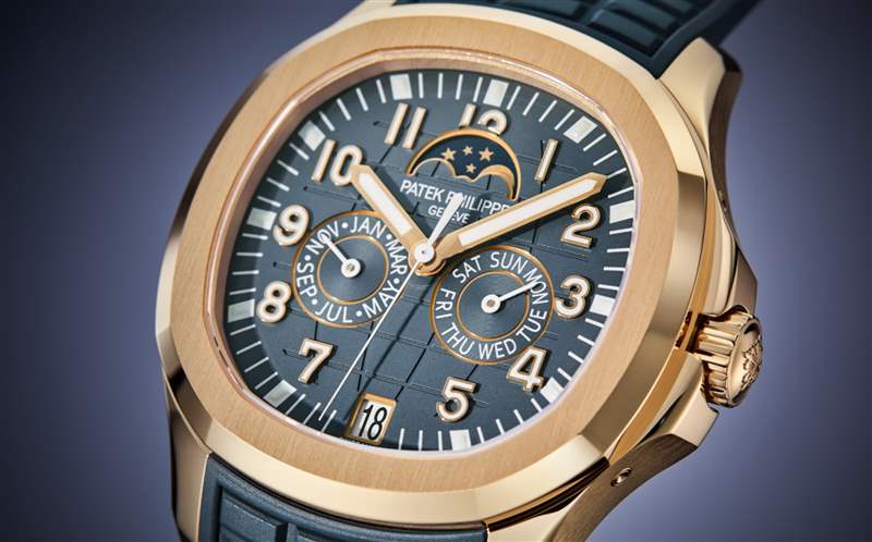 百達翡麗Aquanaut系列2023年首度出現升級為年歷功能的作品5261R。 （PATEK PHILIPPE）