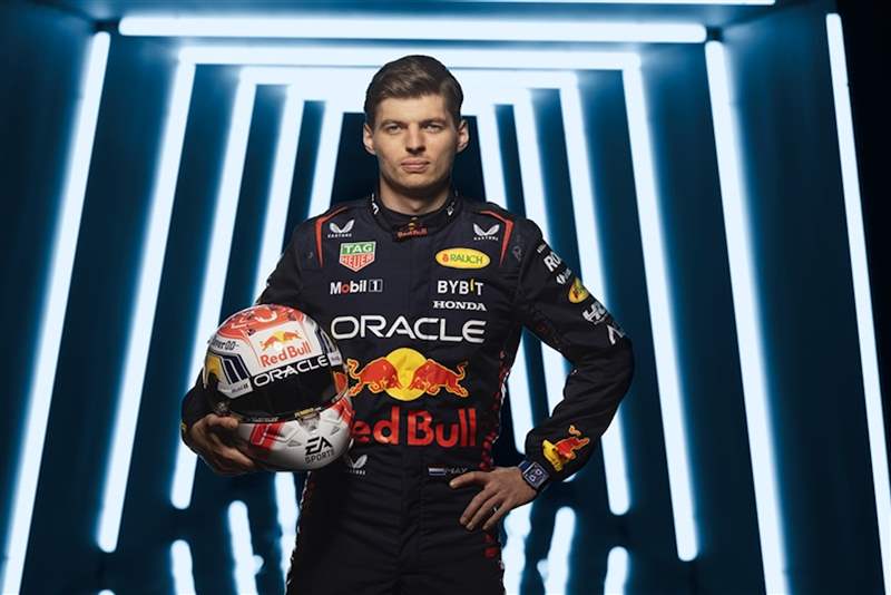 2023 F1摩納哥大獎(jiǎng)賽冠軍Max Verstappen配戴TAG Heuer Monaco Chronograph 鏤空計(jì)時(shí)腕表－經(jīng)典藍(lán)色（TAG Heuer官網(wǎng)）