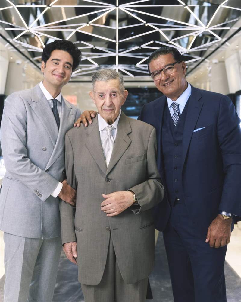 JACOB & CO.新款兩地時間手表創作背景有洋蔥兩套獨立顯示閱讀時間易如反掌-復刻表