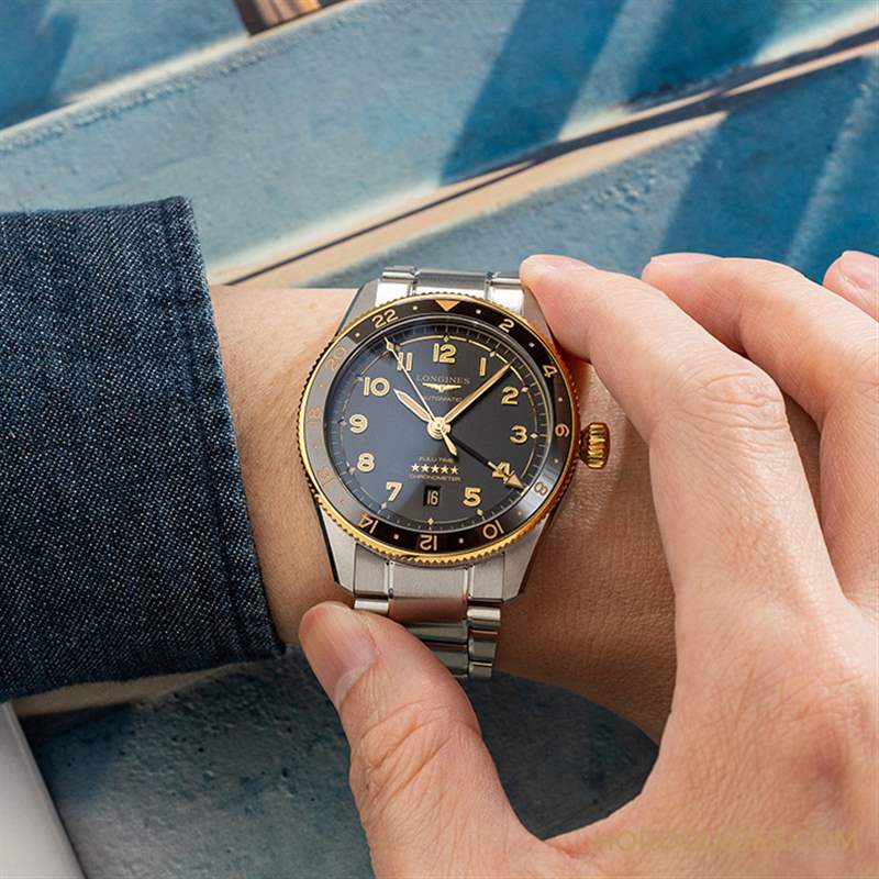 LONGINES - 為此地與彼時，都鍍上Golden Hour：浪琴表Spirit Zulu Time，新增18K黃金細(xì)節(jié)