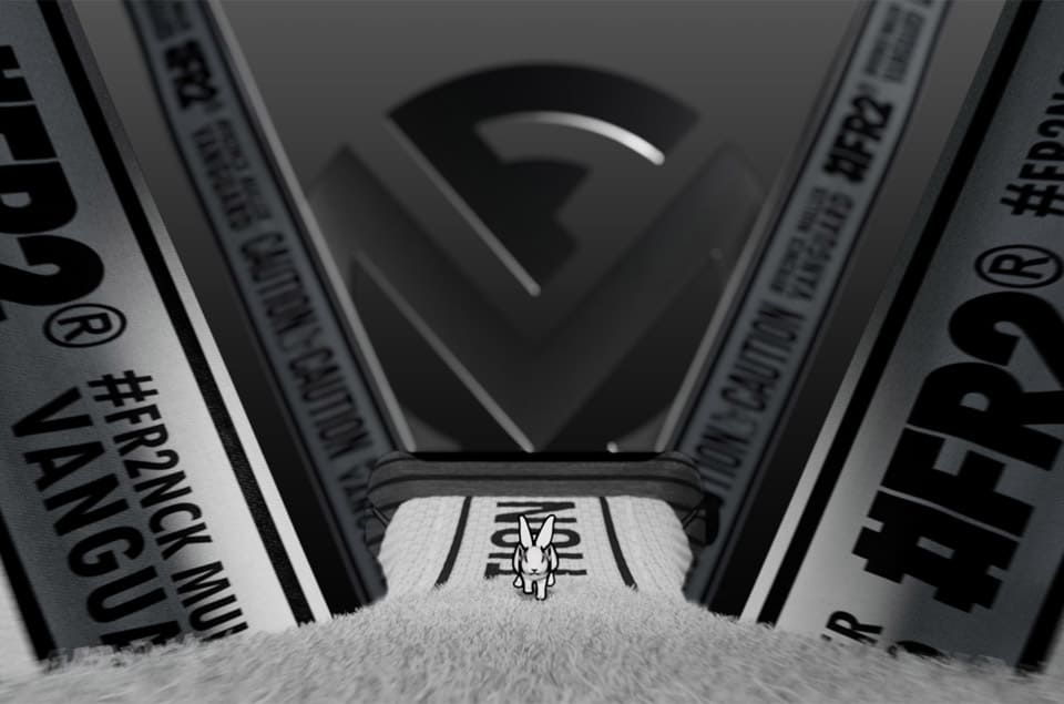 FRANCK MULLER與日本潮牌#FR2攜手創作Vanguard大三針面盤夜光兔子圖案大展叛逆個性-復刻表