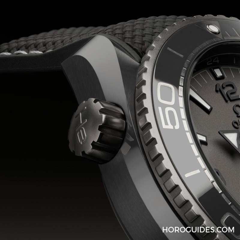 OMEGA - 輕量化材質打造由內到外的輕盈感｜OMEGA Seamaster Planet Ocean Dark Grey