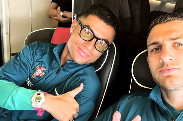 擁有無數名表的C羅 竟連平價大眾石英表也收藏!-復刻表