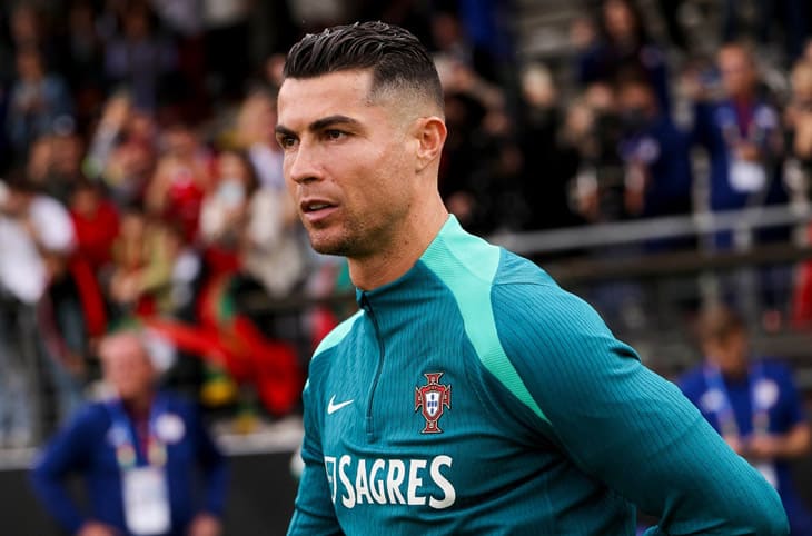 擁有無數名表的C羅 竟連平價大眾石英表也收藏!-復刻表