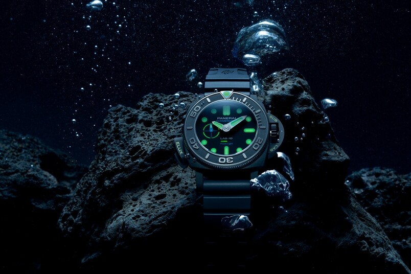 夜光功能新高度! Panerai全新Submersible Elux LAB-ID腕表 以純機械一鍵開關發(fā)光系統(tǒng)